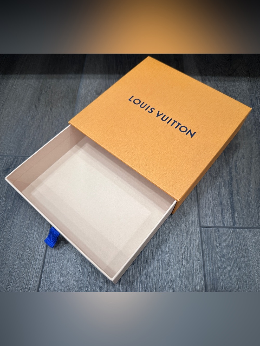 LOUIS VUITTON SIGNATURE ORANGE PAPER EMPTY WALLET BOX. PRE-OWNED. - Picture 3 of 12